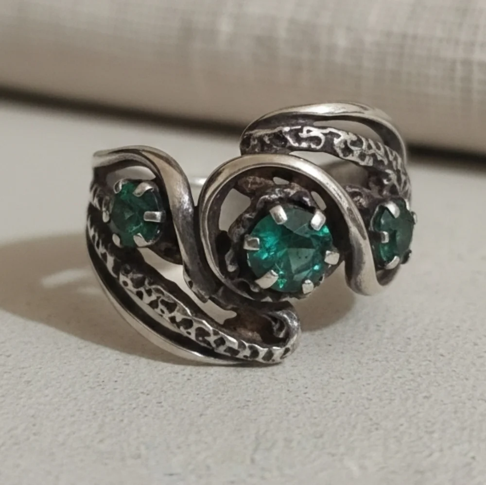 Vintage Sterling Silver Brutalist Ring Green Stones 1970 - Picture 1 of 13